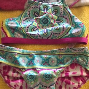 Bikini top + bottoms